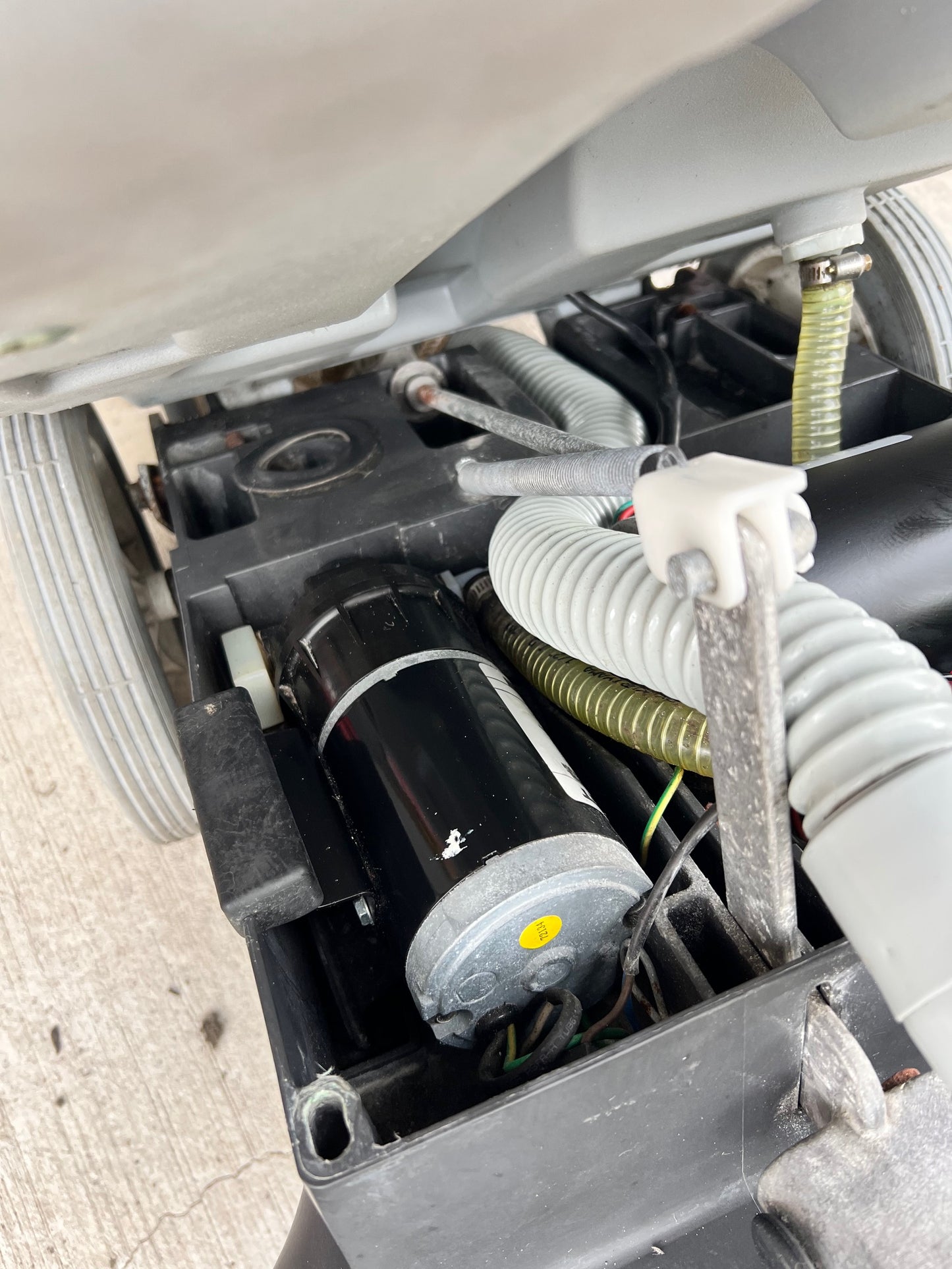 Refurbished Nilfisk AX410 Commercial Carpet Cleaning Machine