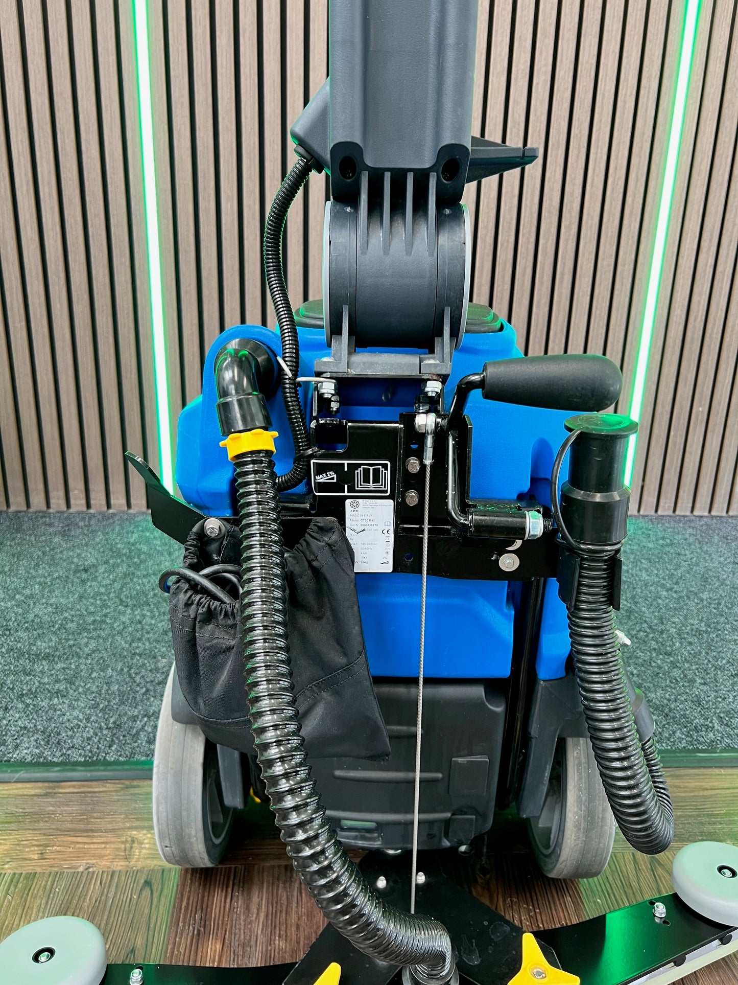 Refurbished IPC CT30 17" Pedestrian Scrubber Dryer