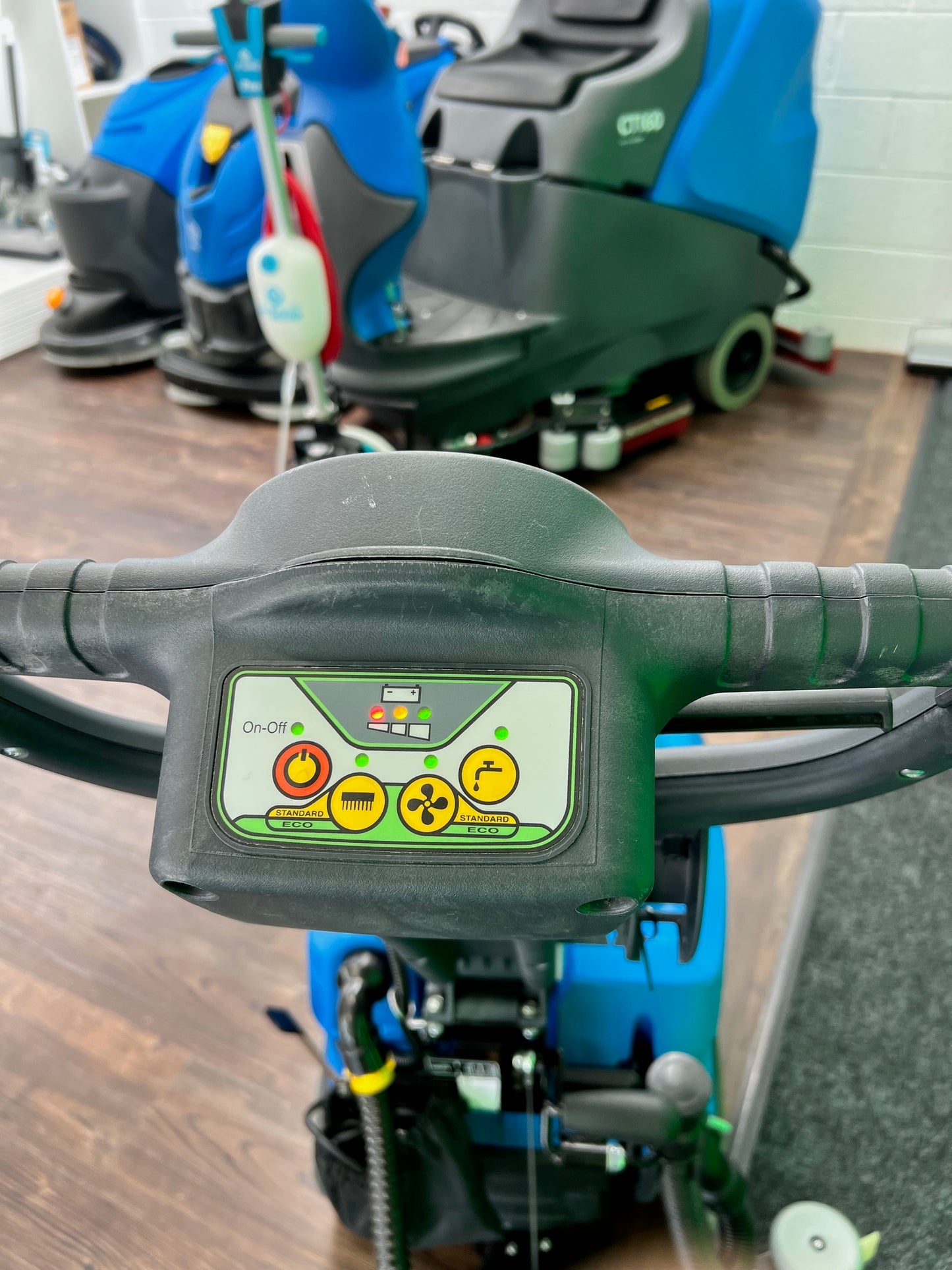 Refurbished IPC CT30 17" Pedestrian Scrubber Dryer