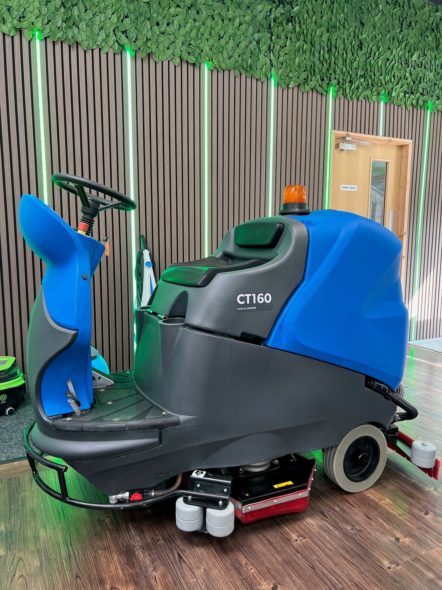 Refurbished Gansow IPC CT160 BT85 32’’ Ride On Scrubber Dryer - Scrubber Dryer