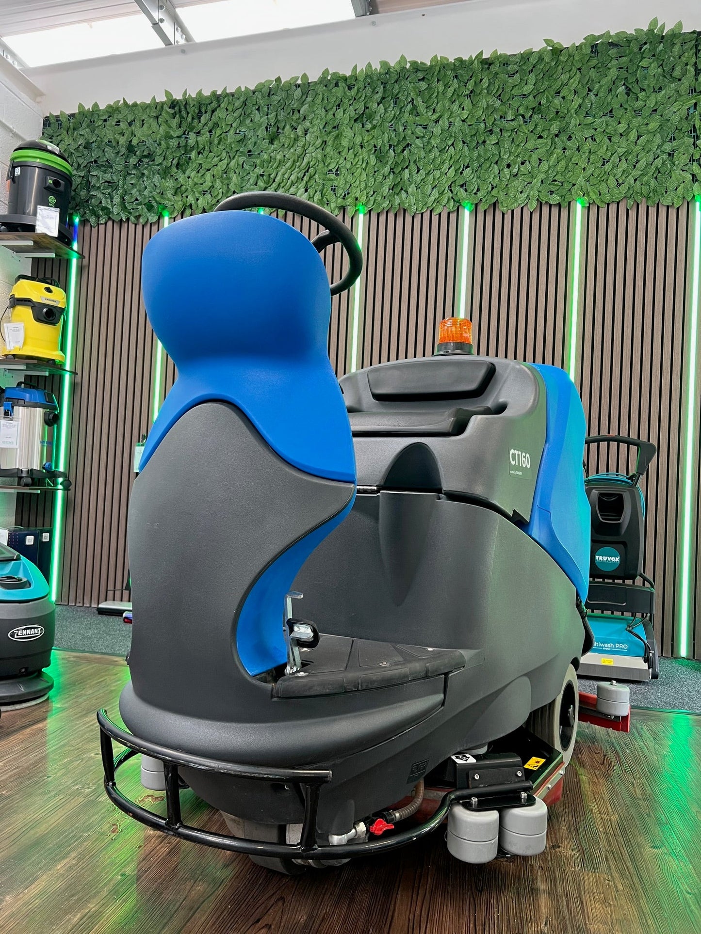 Refurbished Gansow IPC CT160 BT85 32’’ Ride On Scrubber Dryer - Scrubber Dryer