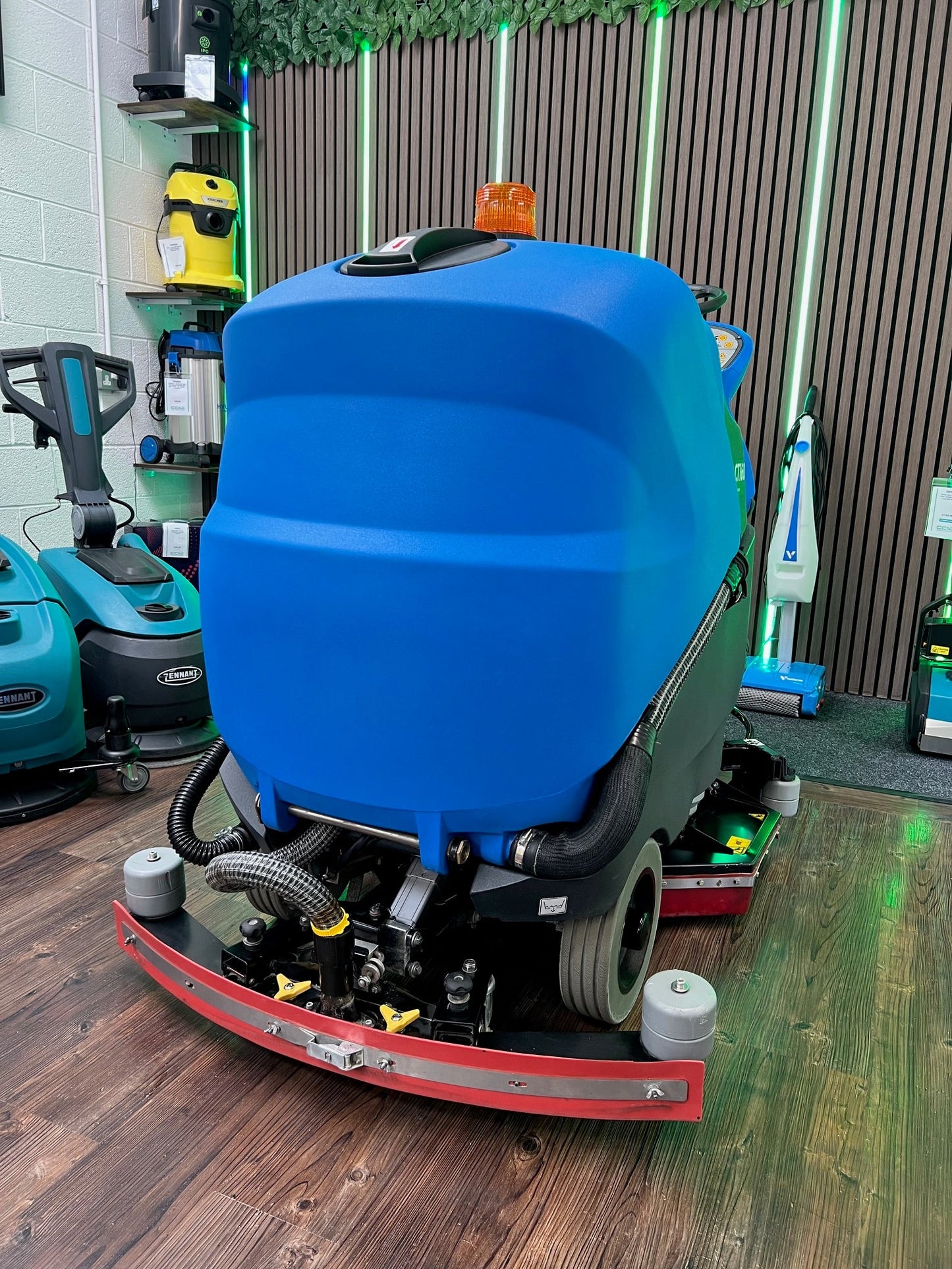 Refurbished Gansow IPC CT160 BT85 32’’ Ride On Scrubber Dryer - Scrubber Dryer