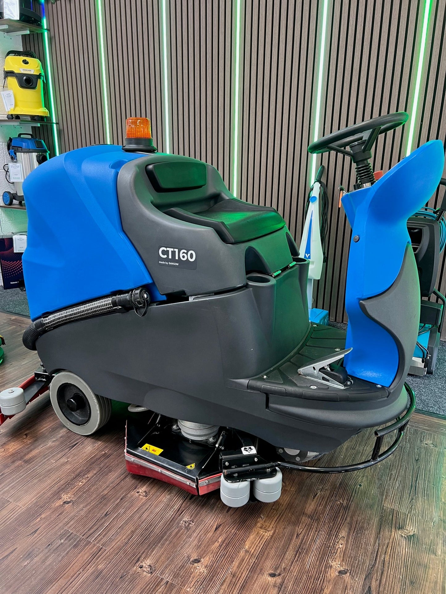 Refurbished Gansow IPC CT160 BT85 32’’ Ride On Scrubber Dryer - Scrubber Dryer