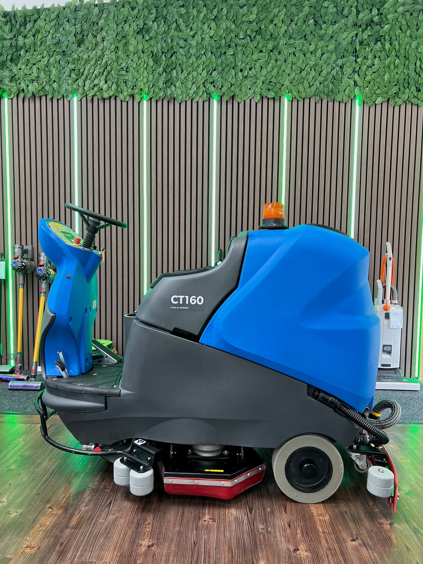 Refurbished Gansow IPC CT160 BT85 32’’ Ride On Scrubber Dryer - Scrubber Dryer