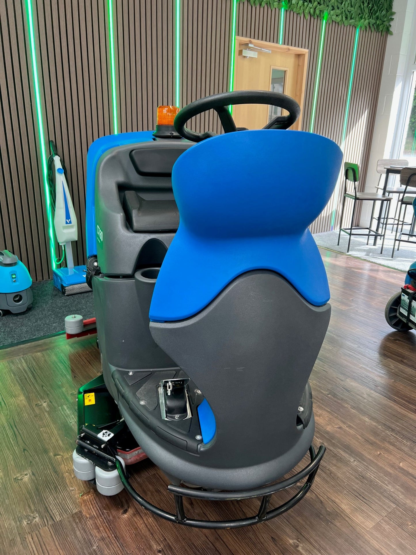 Refurbished Gansow IPC CT160 BT85 32’’ Ride On Scrubber Dryer - Scrubber Dryer