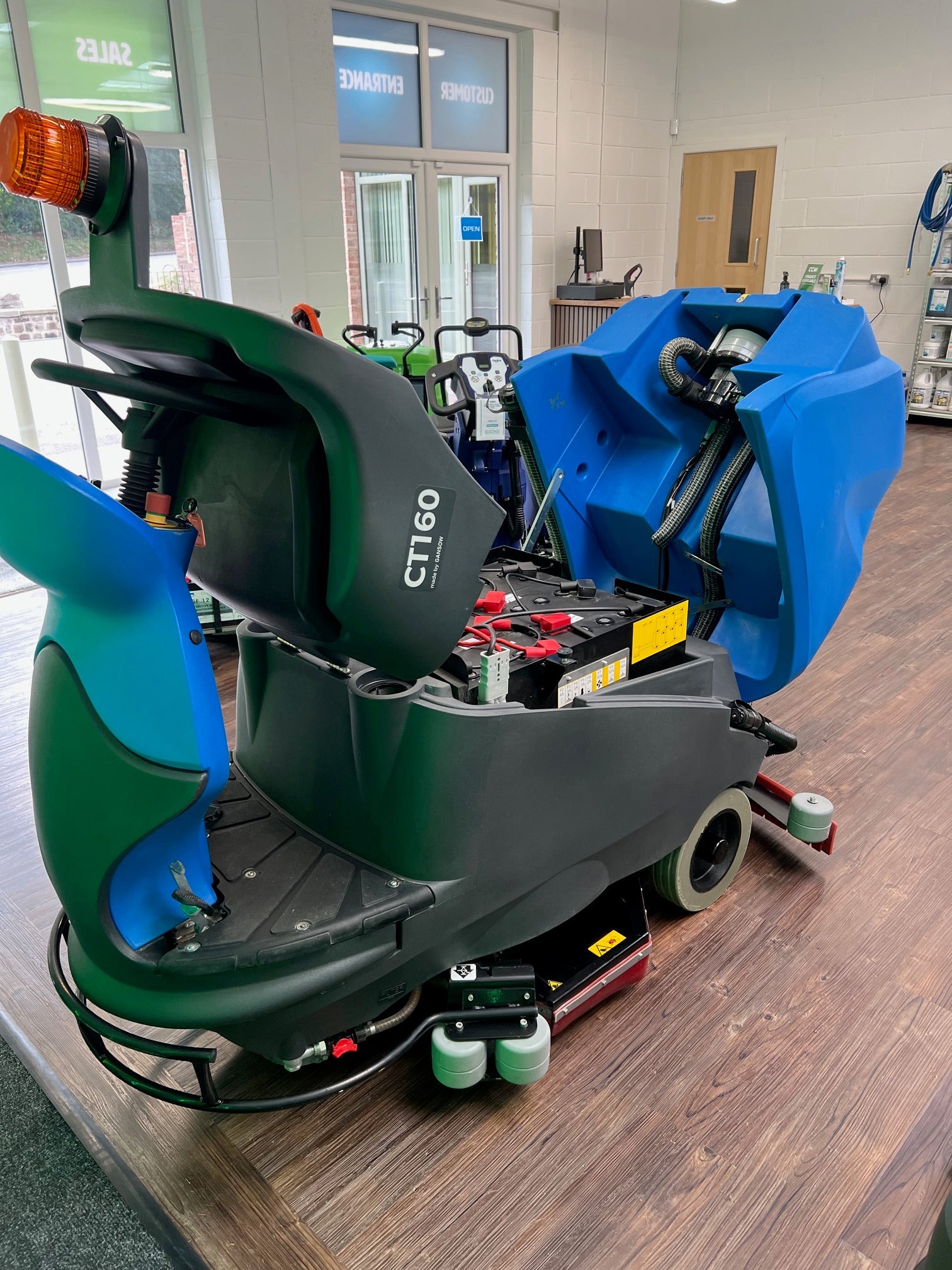 Refurbished Gansow IPC CT160 BT85 32’’ Ride On Scrubber Dryer - Scrubber Dryer