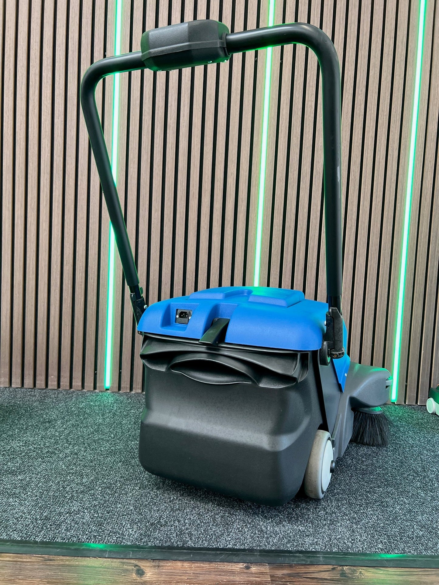 Refurbished IPC 464 Battery Powered Sweeper For Indoor & Outdoor - Sweeper