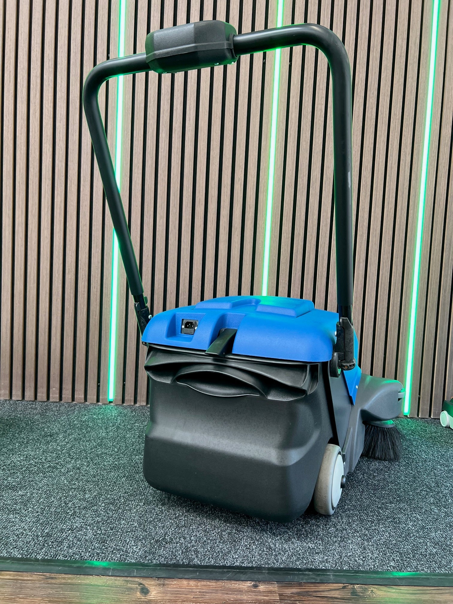 Refurbished IPC 464 Battery Powered Sweeper For Indoor & Outdoor - Sweeper