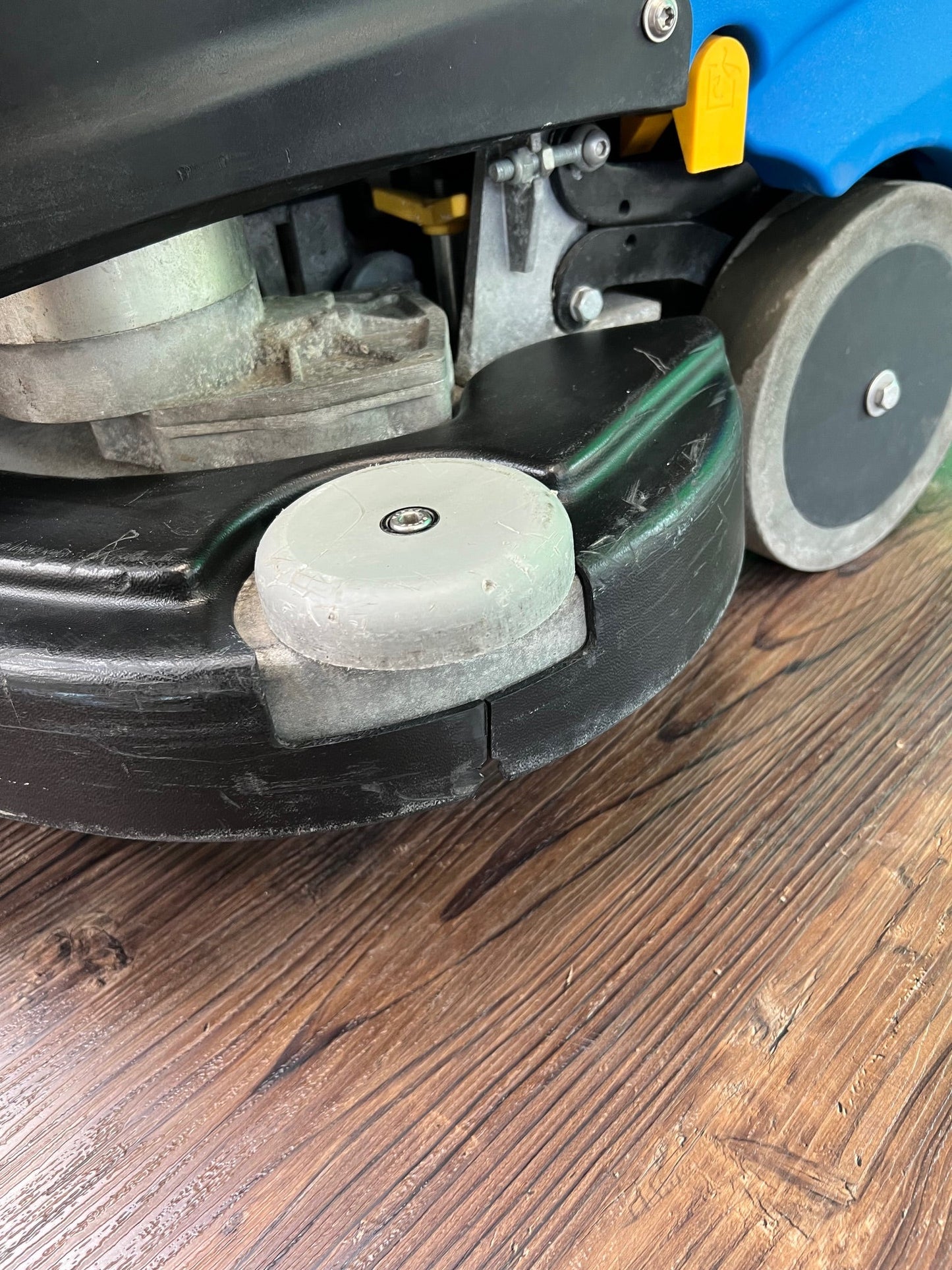 Refurbished IPC CT51 BT70 28’’ Scrubber Dryer With Traction - Scrubber Dryer