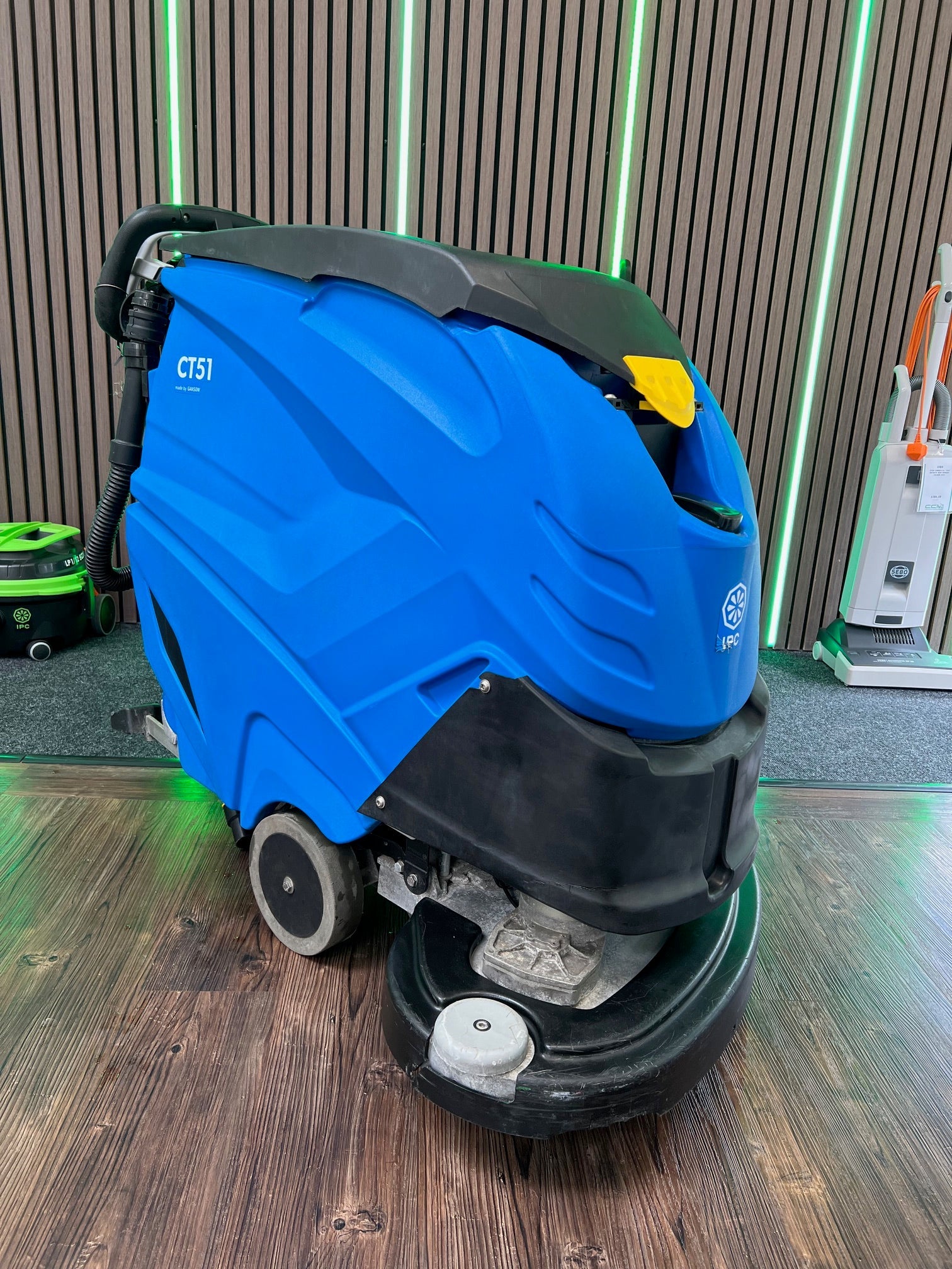 Refurbished IPC CT51 BT70 28’’ Scrubber Dryer With Traction - Scrubber Dryer