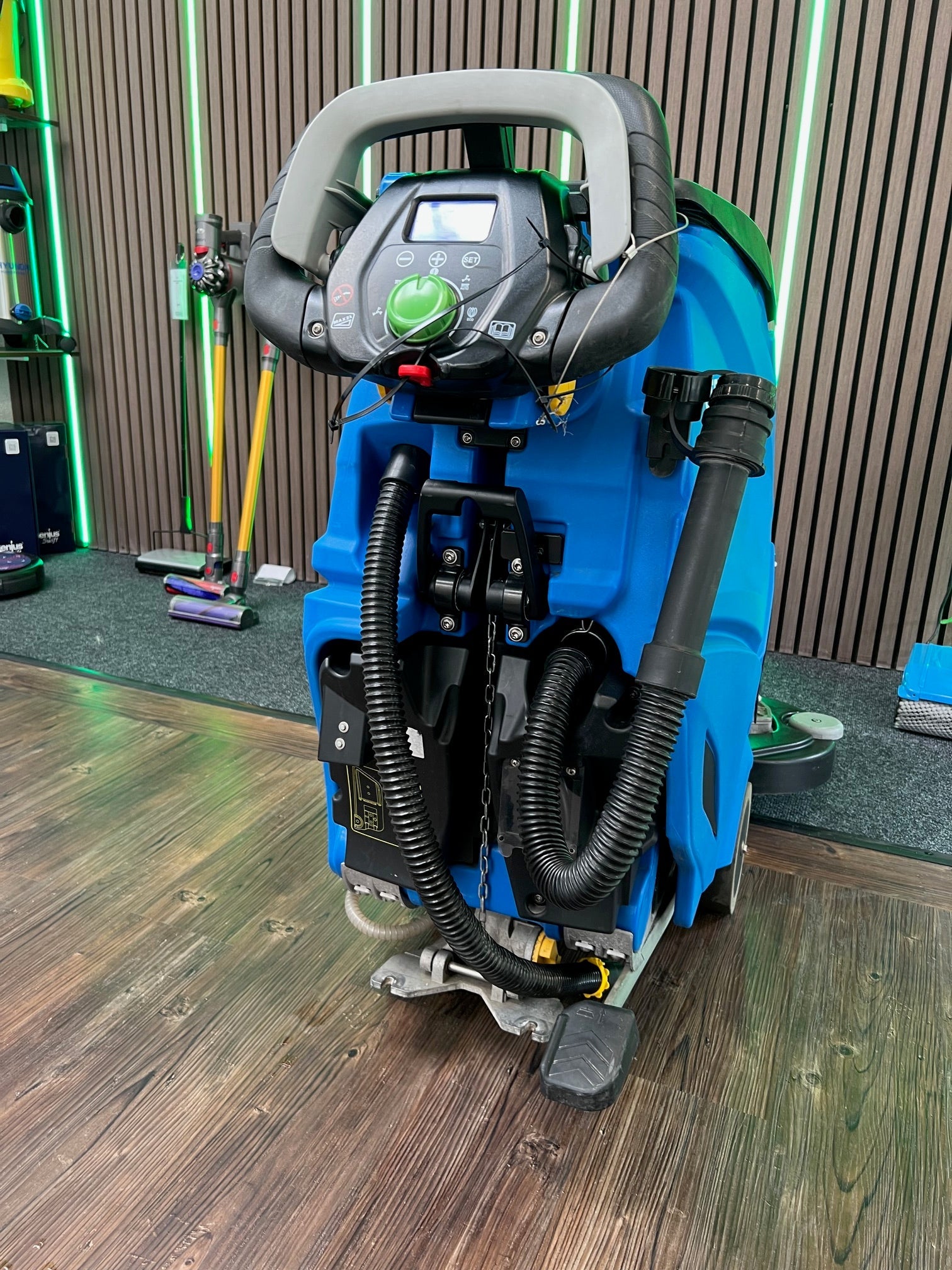 Refurbished IPC CT51 BT70 28’’ Scrubber Dryer With Traction - Scrubber Dryer