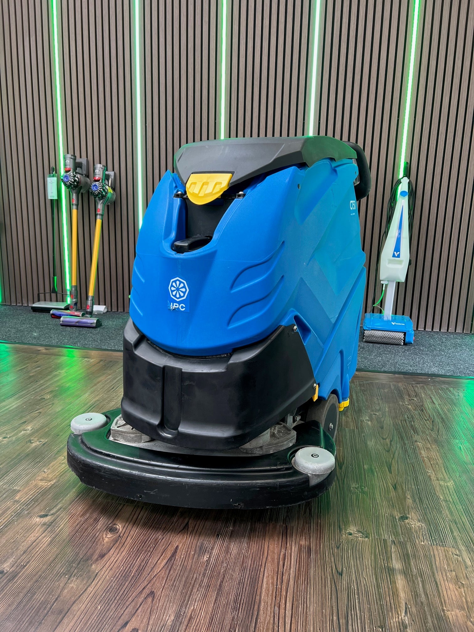 Refurbished IPC CT51 BT70 28’’ Scrubber Dryer With Traction - Scrubber Dryer