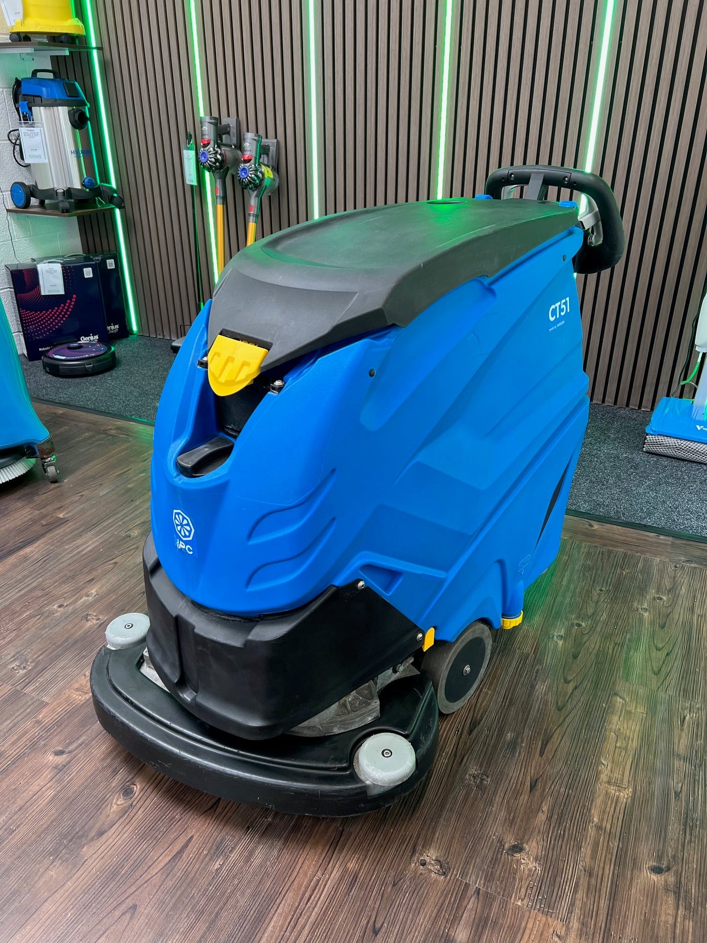 Refurbished IPC CT51 BT70 28’’ Scrubber Dryer With Traction - Scrubber Dryer