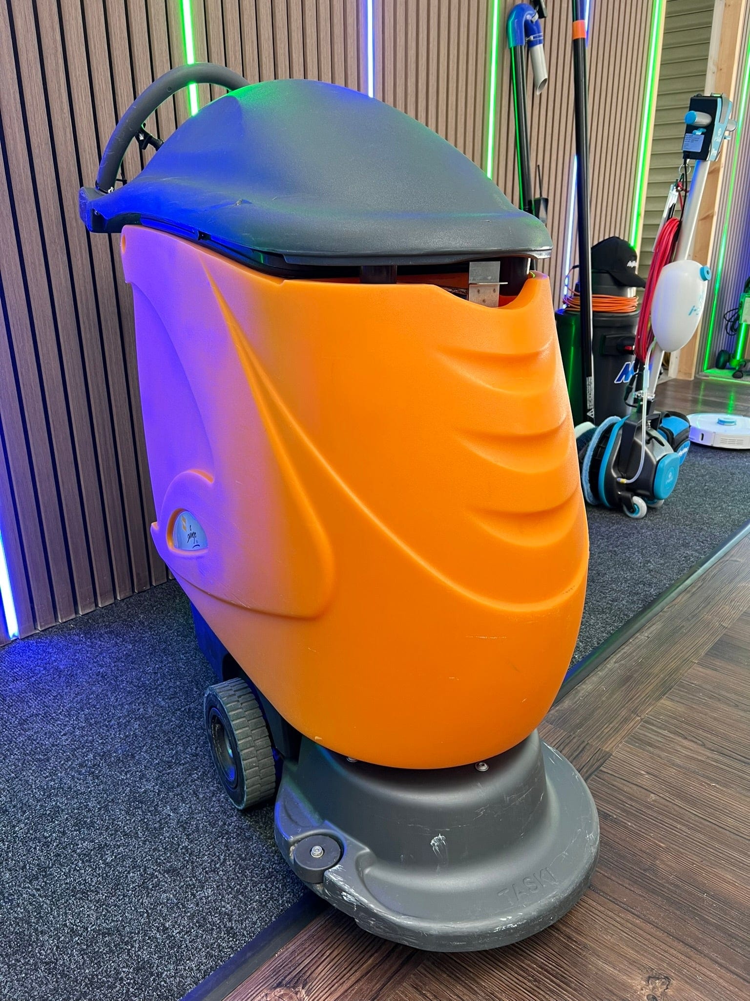 Refurbished Taski Swingo 755B Large Scrubber Dryer With Traction - Scrubber Dryer