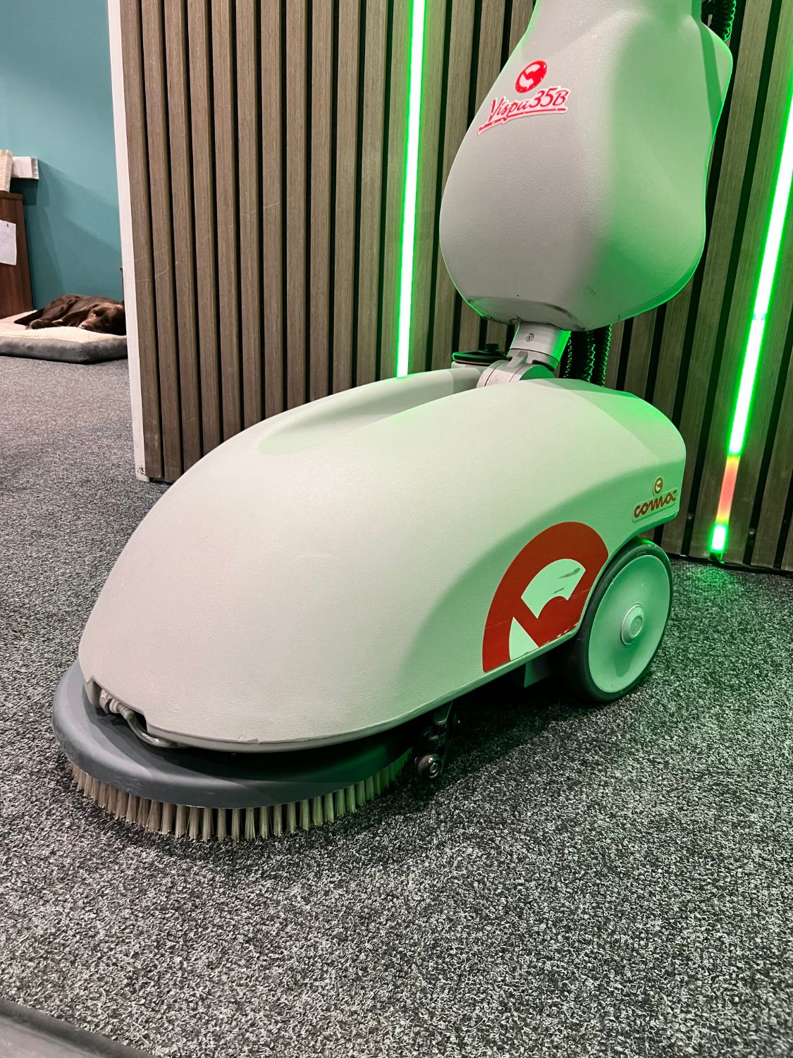 Refurbished Comac Vispa 35B scrubber dryer