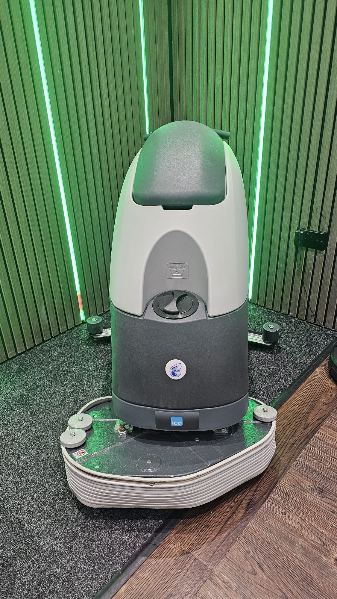 Refurbished ICE VX65 66cm Walk Behind Scrubber Dryer With Traction