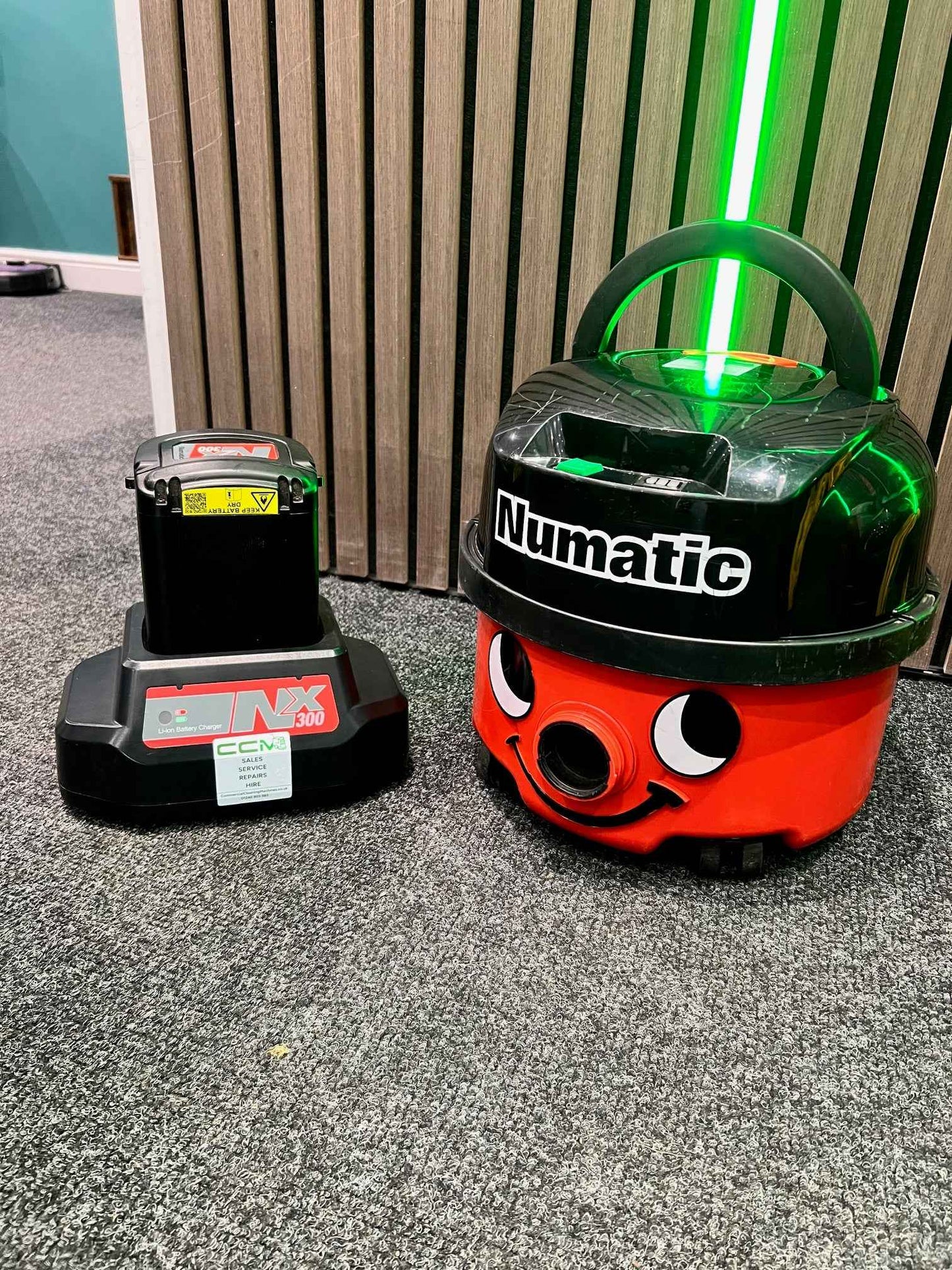 Refurbished Numatic NBV190 NX Cordless Tub Vac With Battery & Charger