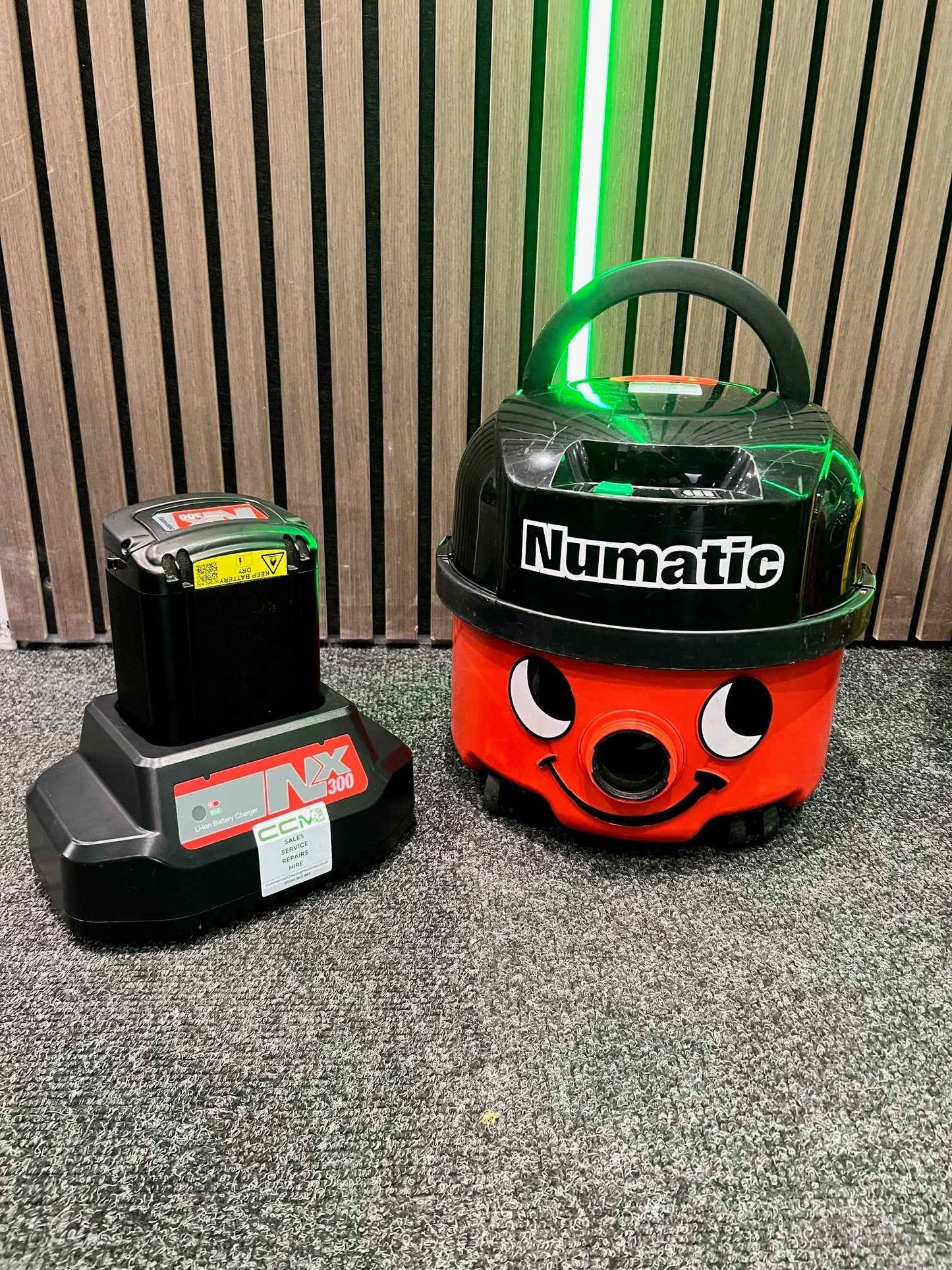 Refurbished Numatic NBV190 NX Cordless Tub Vac With Battery & Charger