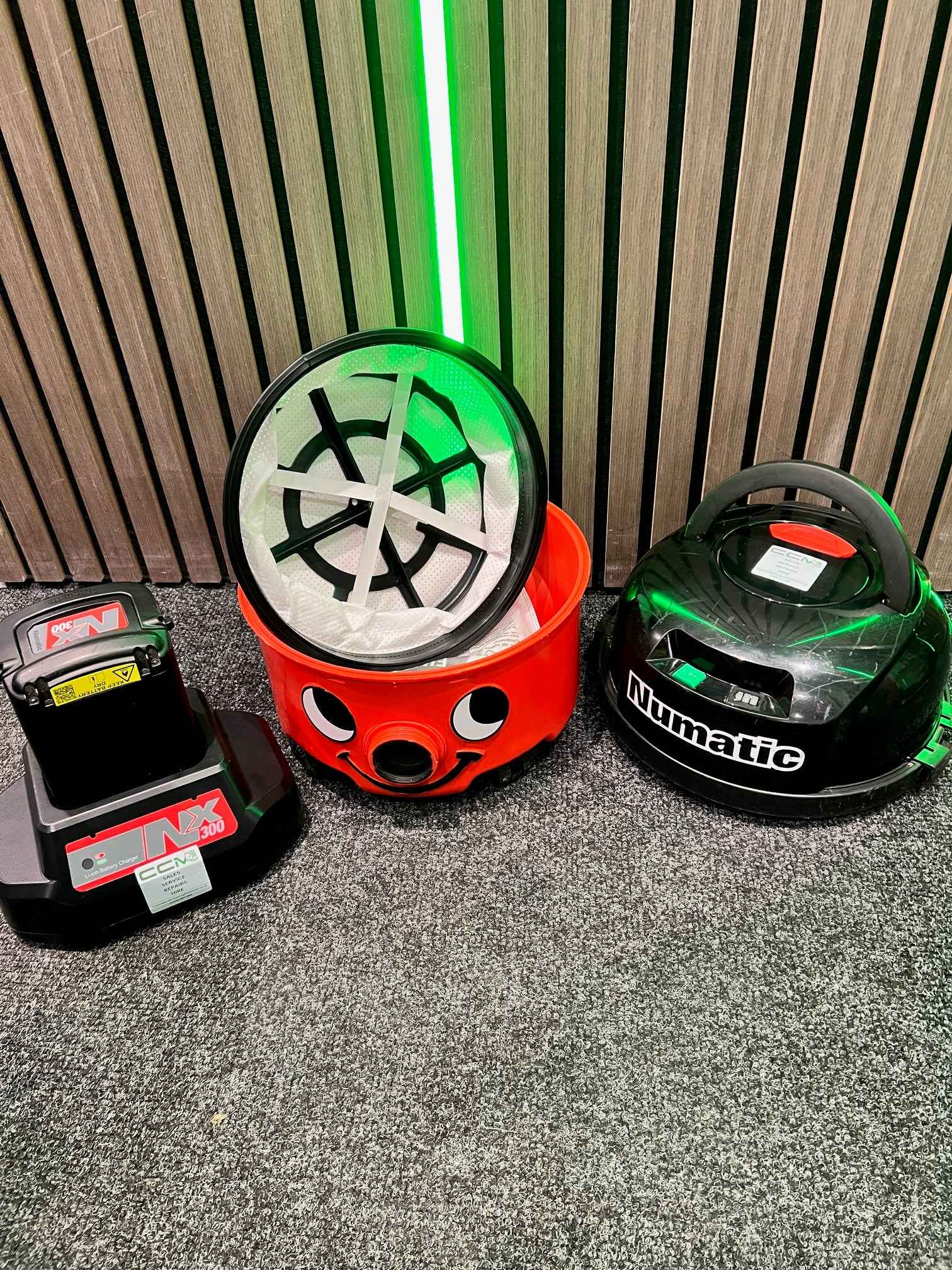 Refurbished Numatic NBV190 NX Cordless Tub Vac With Battery & Charger