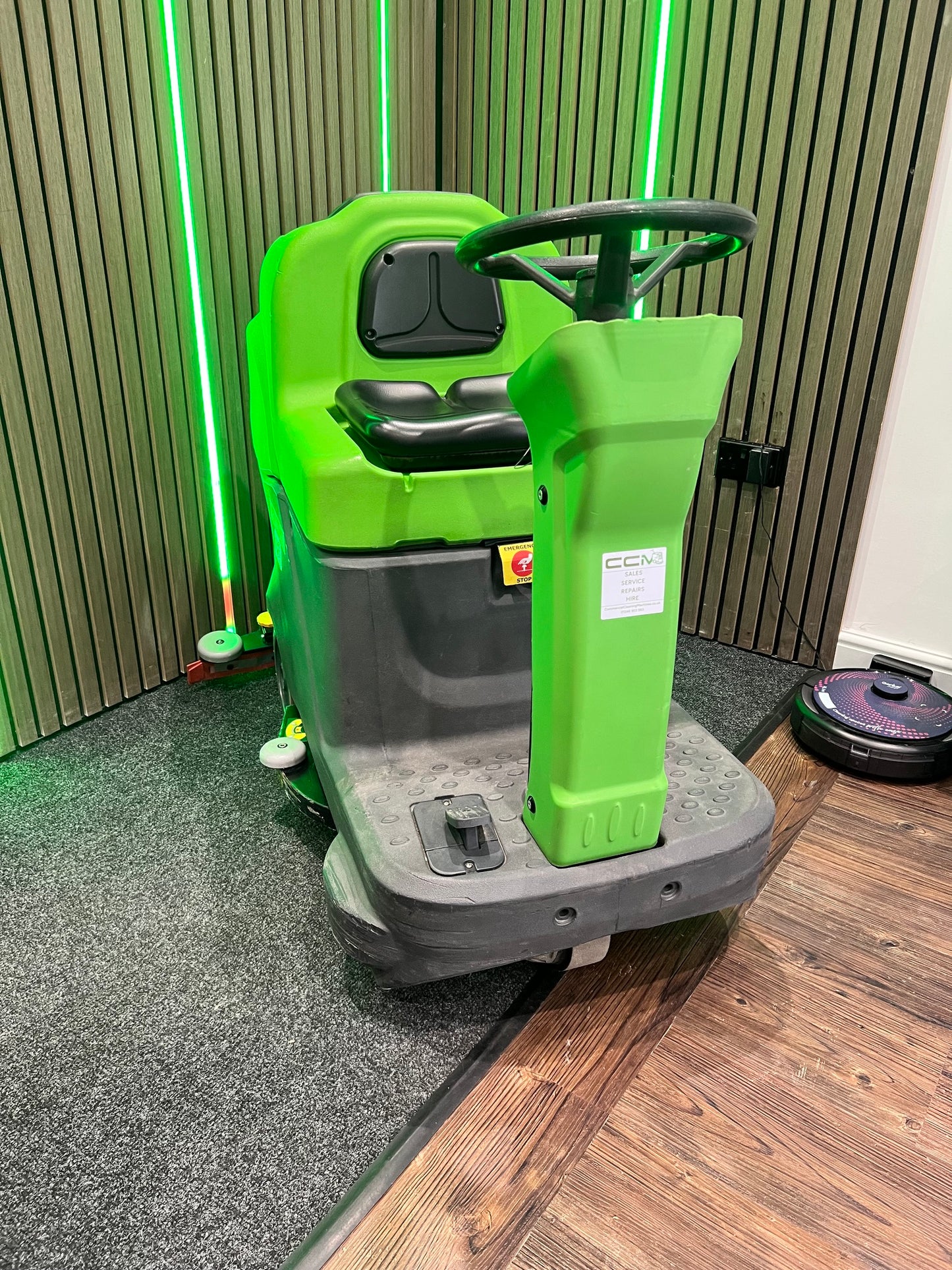 Refurbished IPC CT80 BT55 Micro Ride On Scrubber Dryer 20 Inch