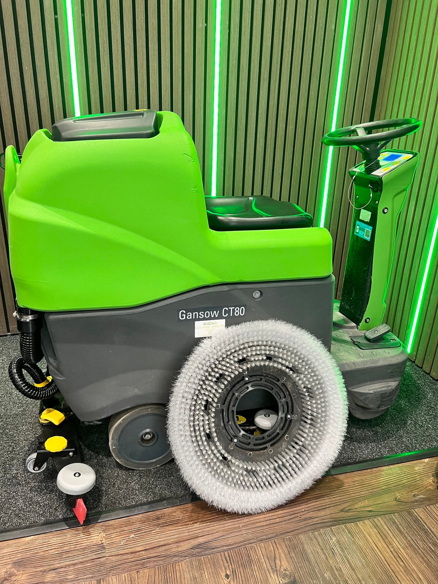 Refurbished IPC CT80 BT55 Micro Ride On Scrubber Dryer 20 Inch