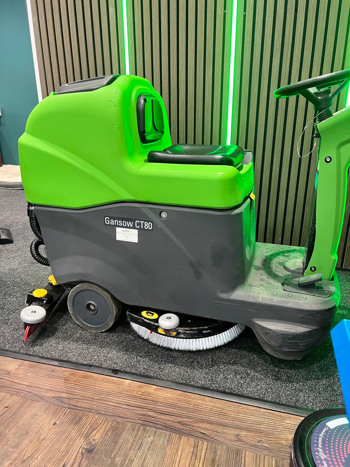 Refurbished IPC CT80 BT55 Micro Ride On Scrubber Dryer 20 Inch