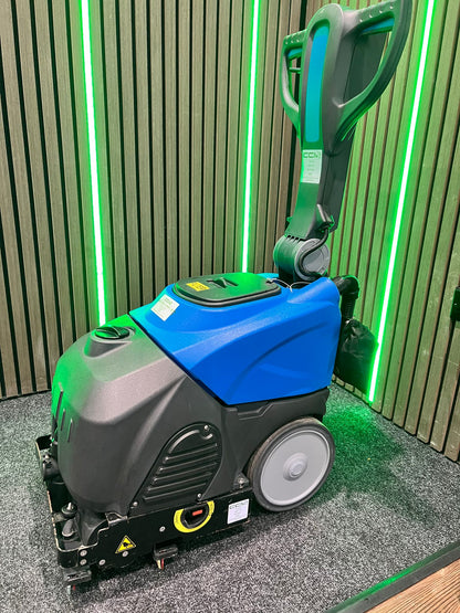 Refurbished IPC CT15 B35R Scrubber Dryer With Cylindrical Roller