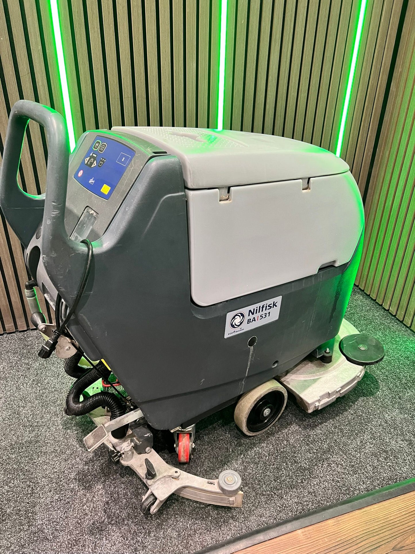 Refurbished Nilfisk BA531 20" Walk Behind Scrubber Dryer