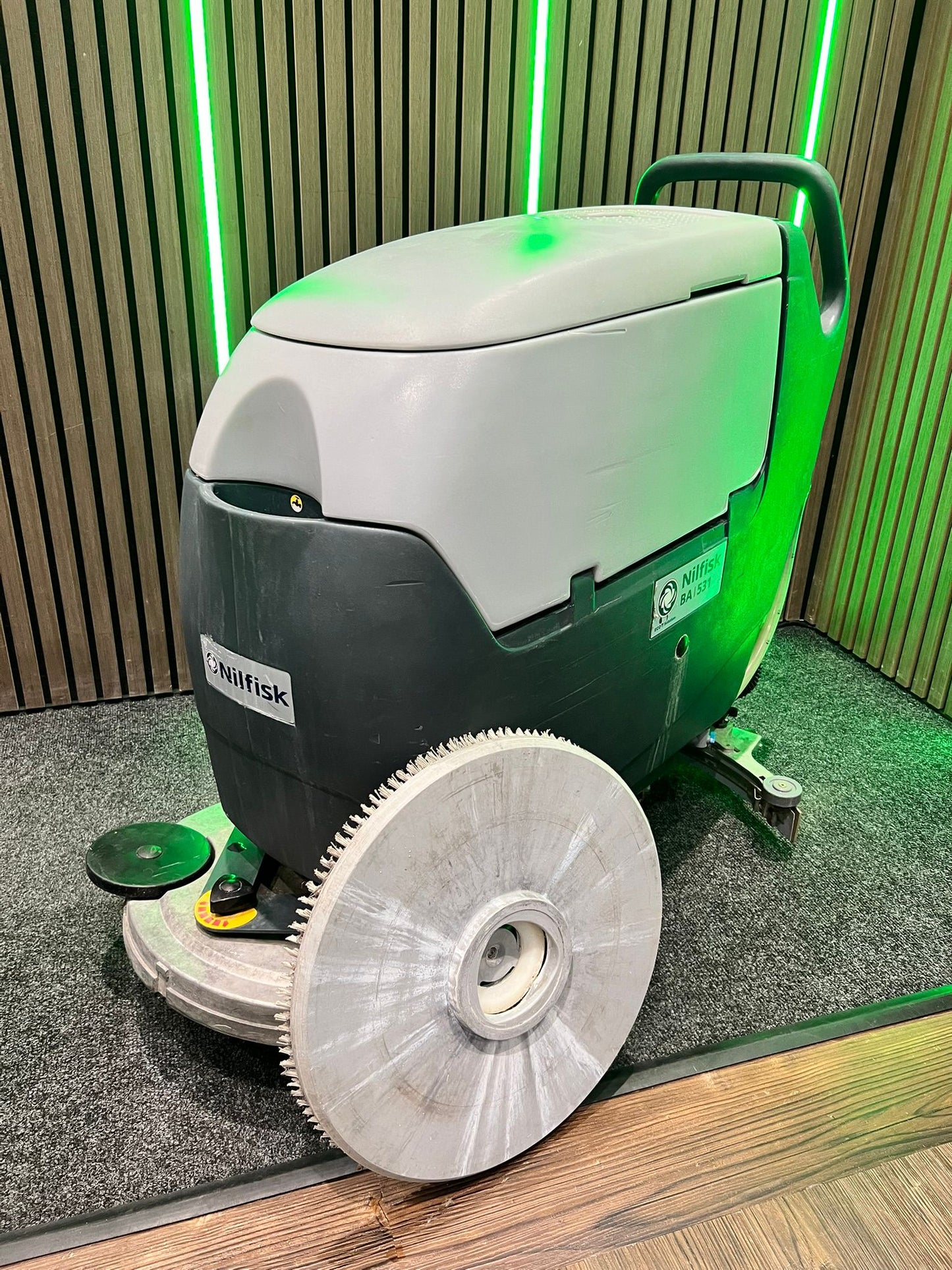 Refurbished Nilfisk BA531 20" Walk Behind Scrubber Dryer