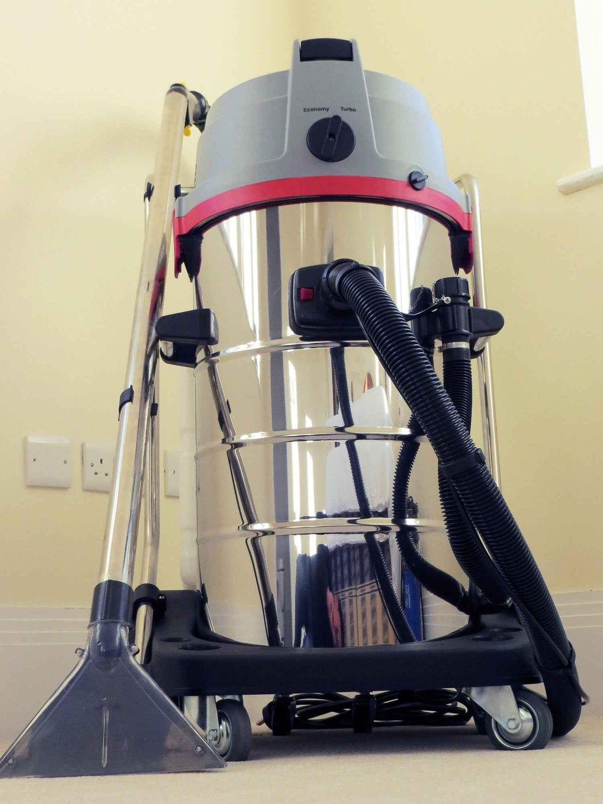 Kiam Aquarius Contractor Professional Carpet and Upholstery Cleaner