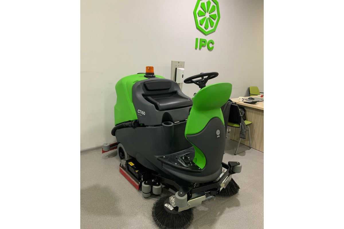 IPC CT160 BT75R Scrubber Dryer With Sweep Function - 160 Litre - 30 Inch - Scrubber Dryer