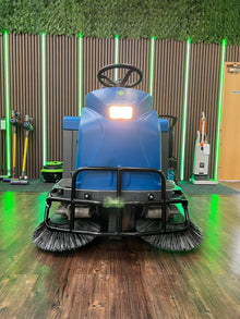 IPC Gansow 1250 Ride On Floor Sweeper For Indoor & Outdoor - Sweeper