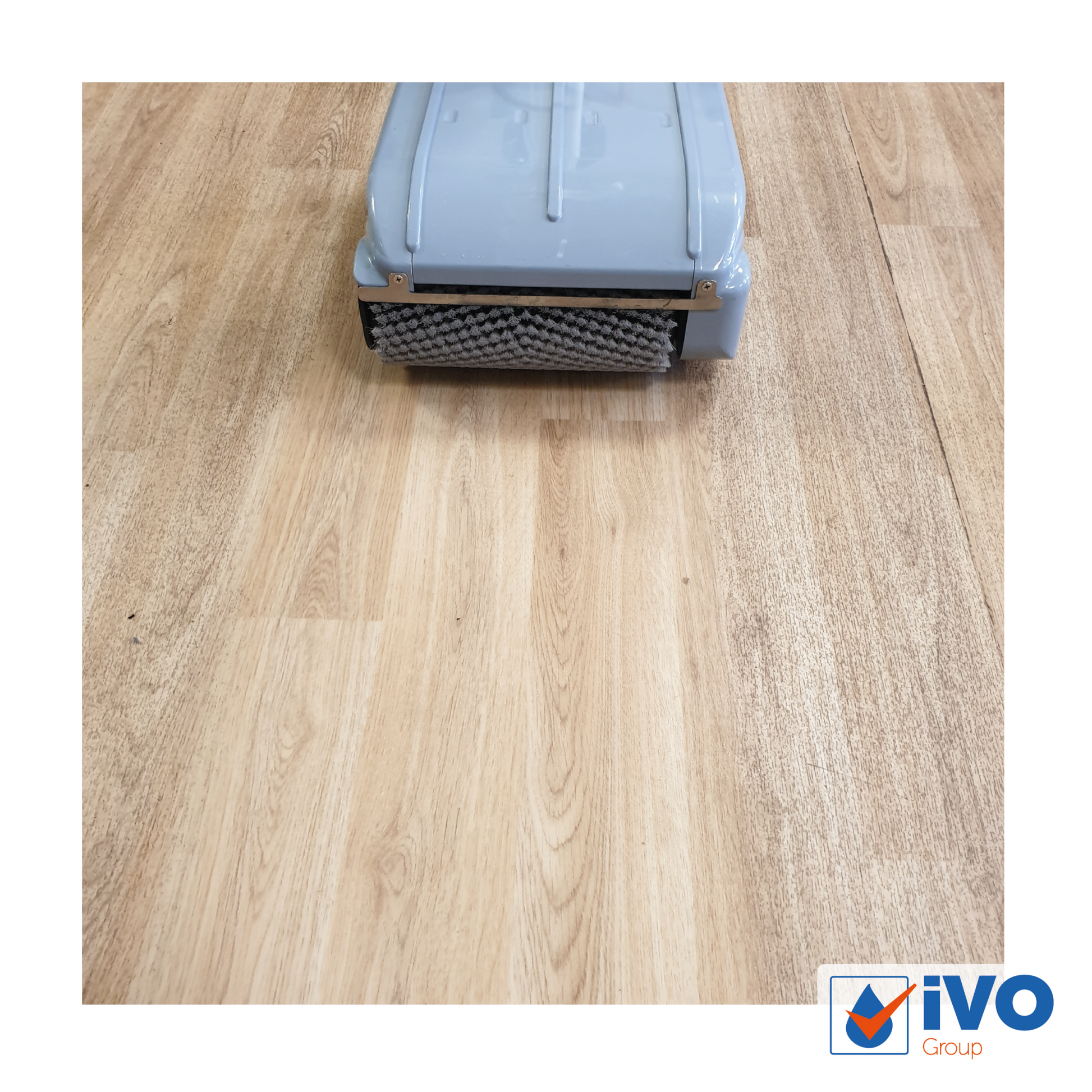 iVO RovaWash 350 Carpet Spotter & Hard Floor Cleaner - Scrubber Dryer