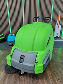 Refurbished IPC 512 Battery Powered Sweeper For Indoor & Outdoor - Sweeper
